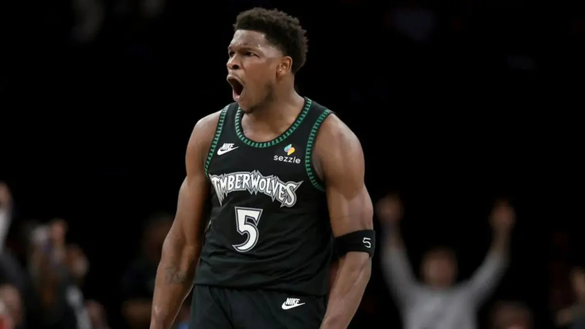 Duel verbal pe parchet: Chad Johnson dă ochii cu Anthony Edwards