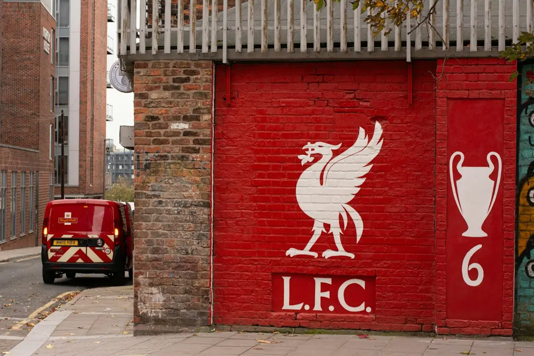 Liverpool scapă ieftin și se impune la limită pe terenul lui Brentford