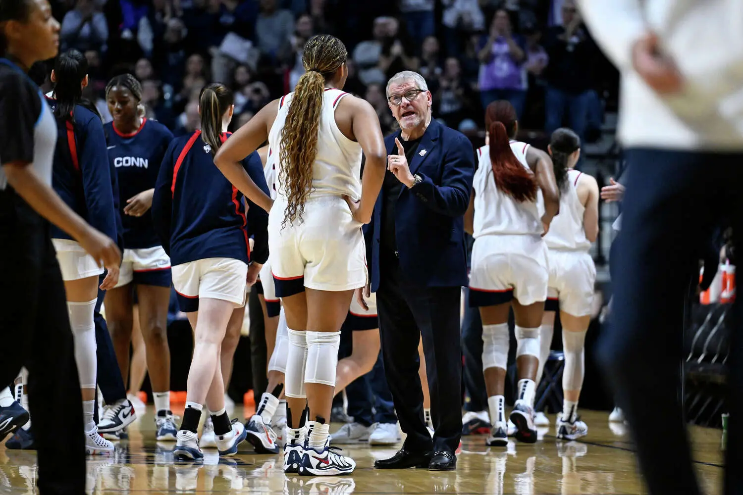 UConn Feminin pregătește sezonul cu un duel de presezonă împotriva Texas